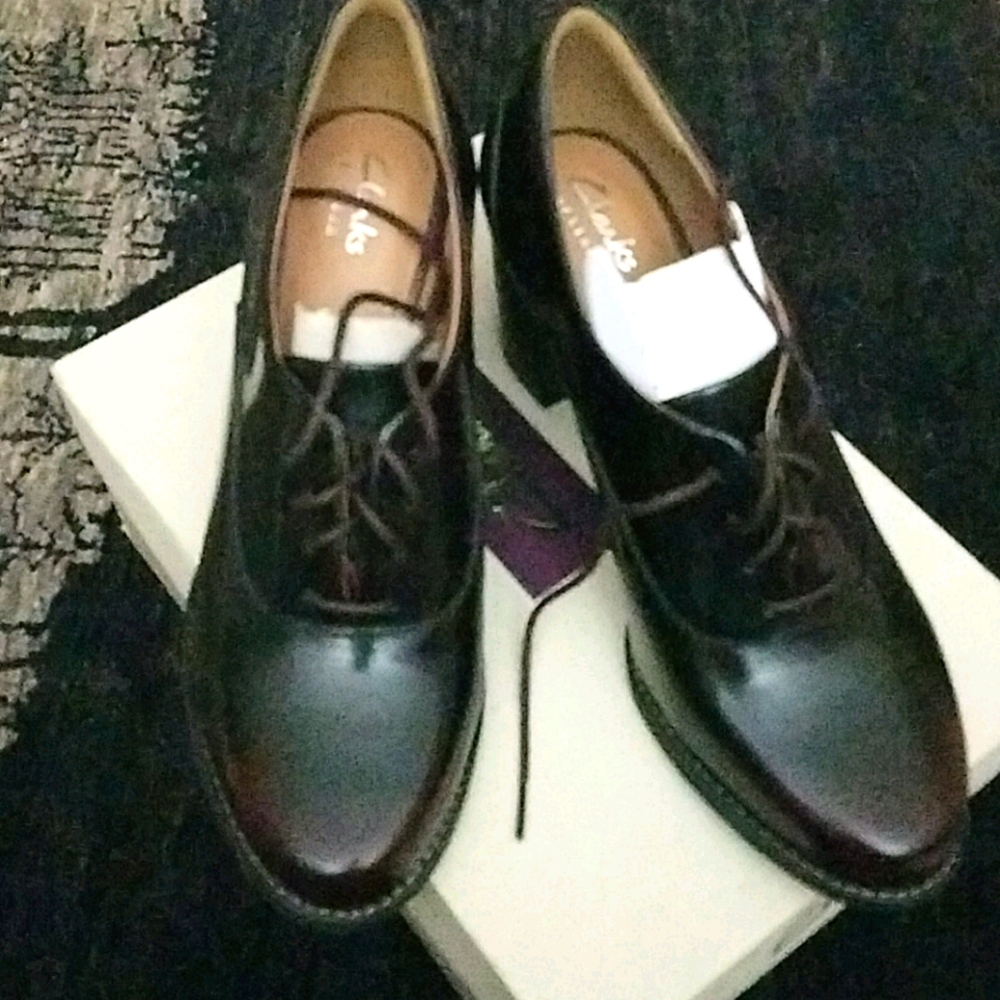 WOMEN'S SHOES